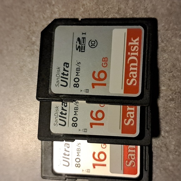SD Cards By SanDisk 16GB & 32GB Lot Of 8 - Picture 3 of 4